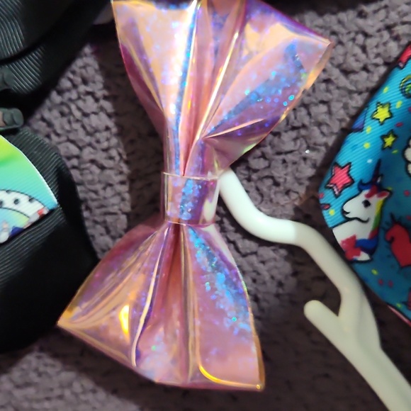 Bows for Days - Picture 6 of 7